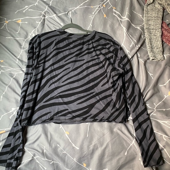 Cropped top - Picture 2 of 2